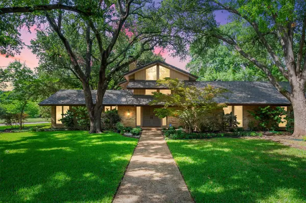 3909 Courtshire Drive, Dallas, TX 75229