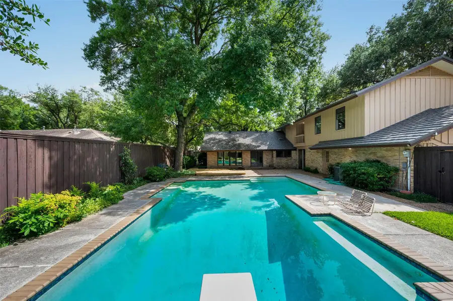 3909 Courtshire Drive, Dallas, TX 75229 - #3
