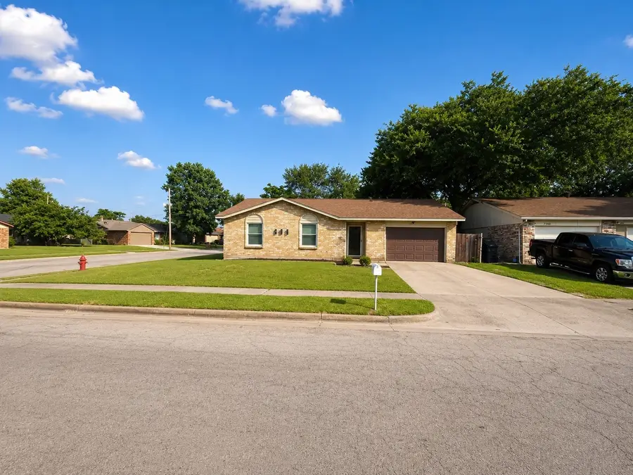 7144 Winchester Road, North Richland Hills, TX 76182 - #2