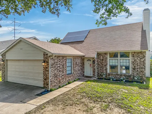 5207 Nocona Lane, Arlington, TX 76018