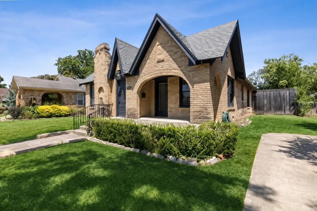 2511 Burlington Boulevard, Dallas, TX 75211 - #1