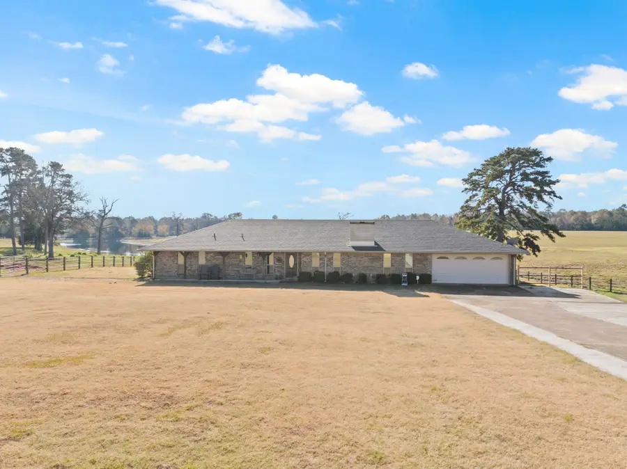 537 SW 12th Avenue, Mount Pleasant, TX 75455 - #2