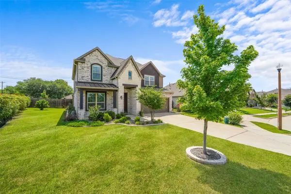 2828 Dancing Flame Drive, Denton, TX 76201