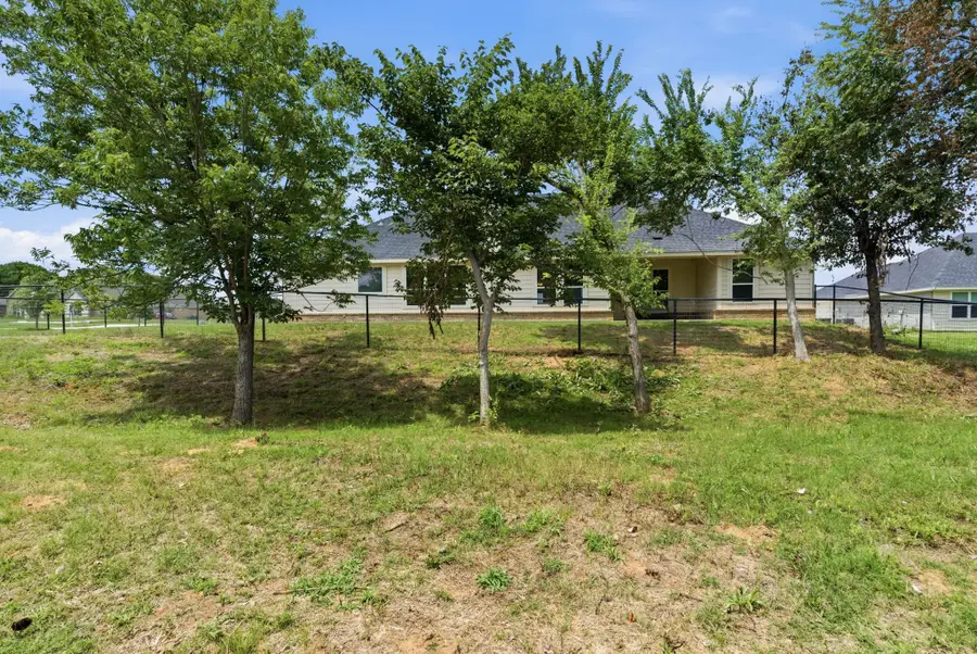 113 Cooper Court, Springtown, TX 76082 - #2