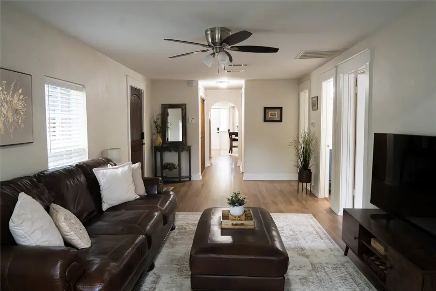 1016 W Collins Street, Denton, TX 76201 - #3