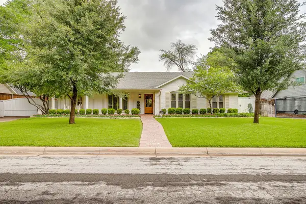 4208 Glenwood Drive, Fort Worth, TX 76109