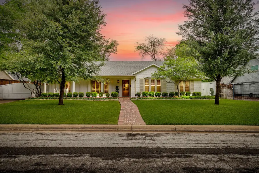 4208 Glenwood Drive, Fort Worth, TX 76109 - #2