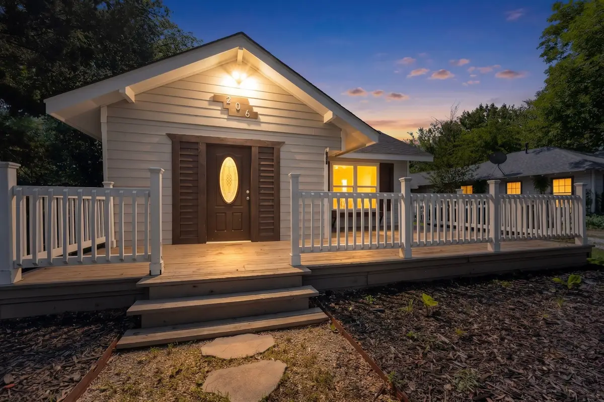 206 Farley Street, Waxahachie, TX 75165 - #1