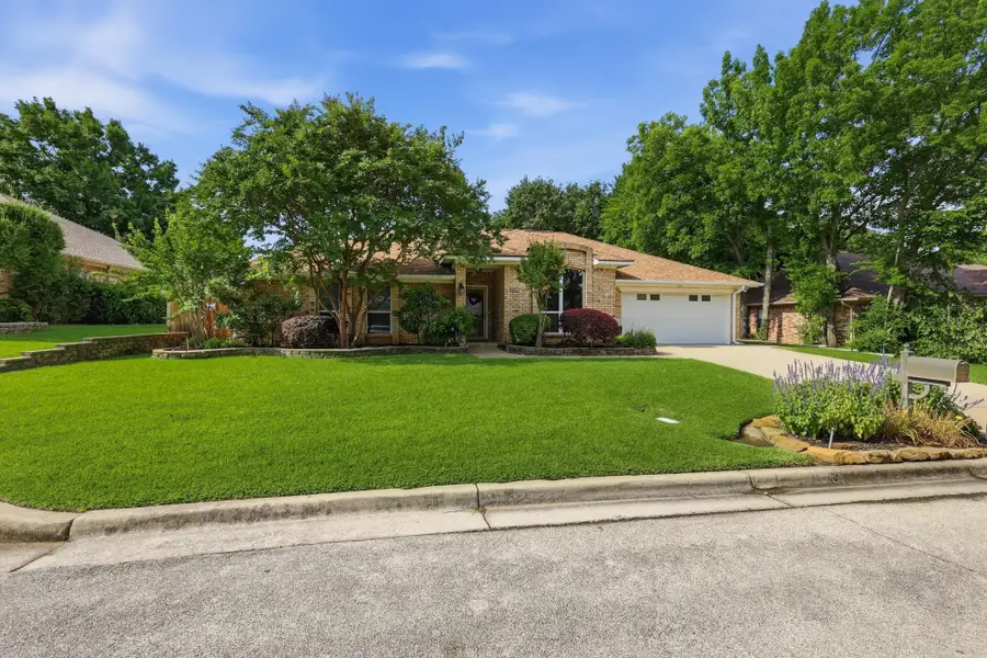 325 Marseille Drive, Hurst, TX 76054 - #2