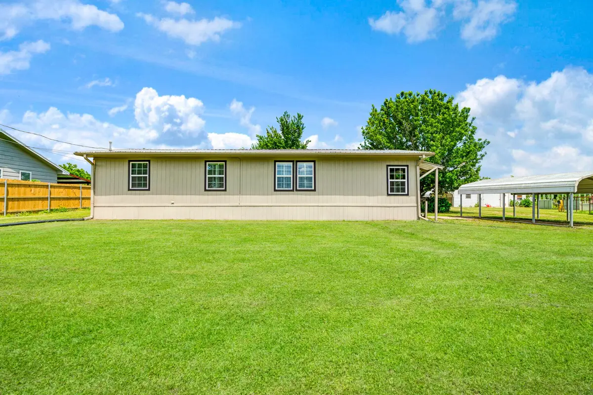 735 1st Street Sw, Detroit, TX 75436 - #1