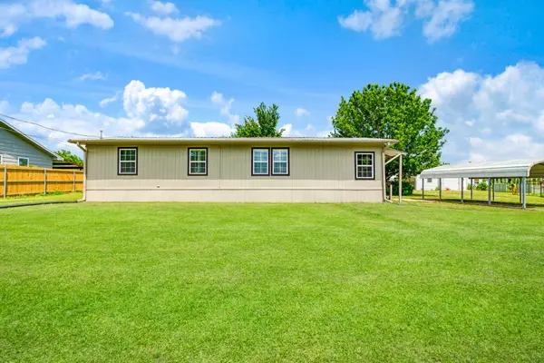 735 1st Street Sw, Detroit, TX 75436