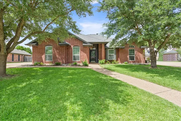 1017 Cheyenne Trail, Hewitt, TX 76643