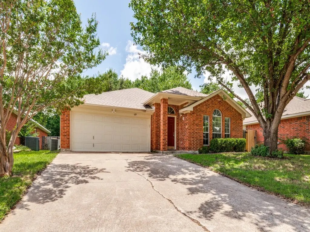 629 Forest Oaks Drive, Grand Prairie, TX 75052 - #1