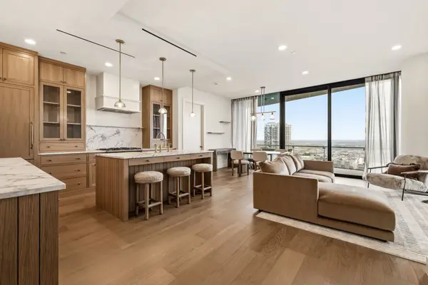 3130 N Harwood Street #1702, Dallas, TX 75201