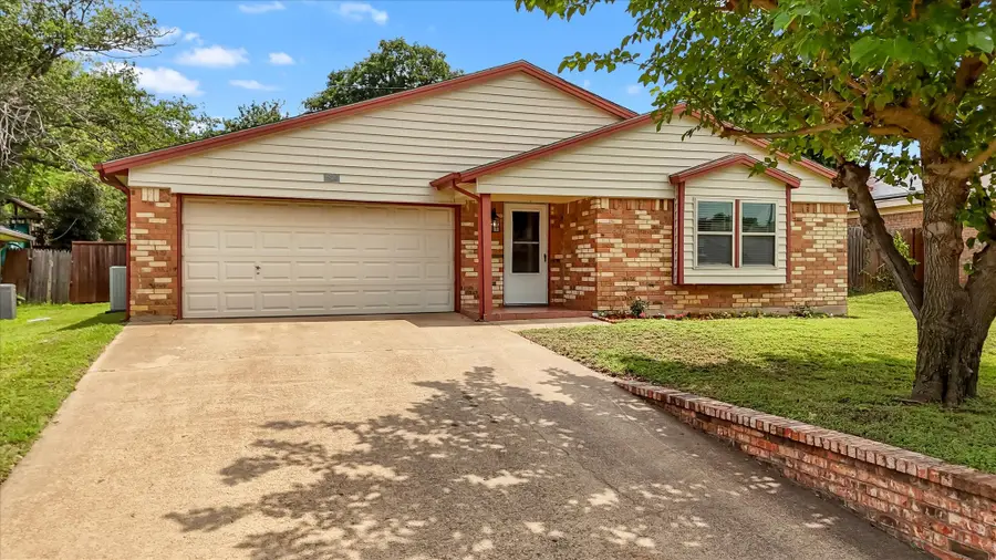 1926 Creek Wood Court, Irving, TX 75060 - #2