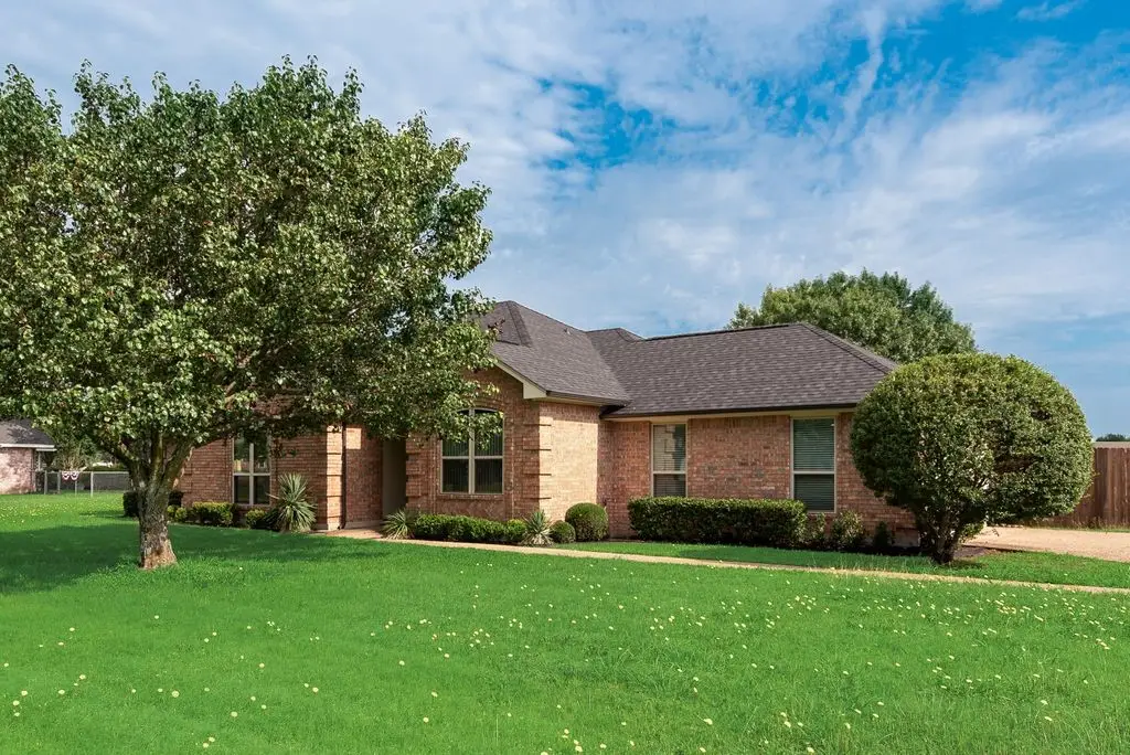 517 Hiwasee Road, Waxahachie, TX 75165 - #1