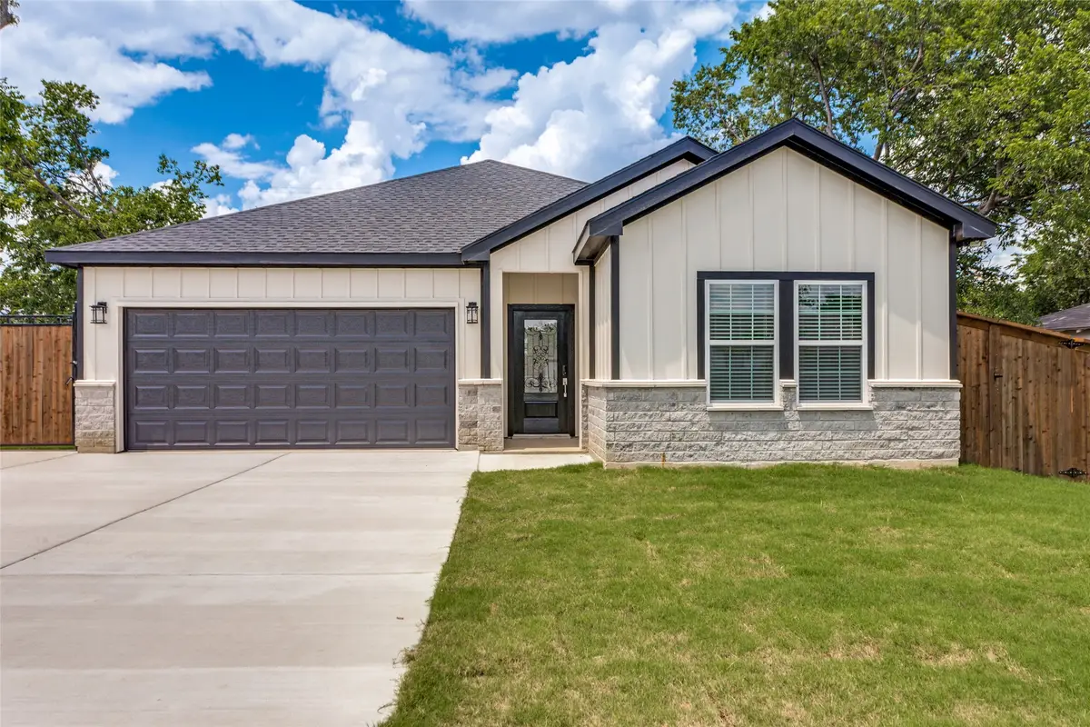 901 E Devitt Street, Fort Worth, TX 76110 - #1