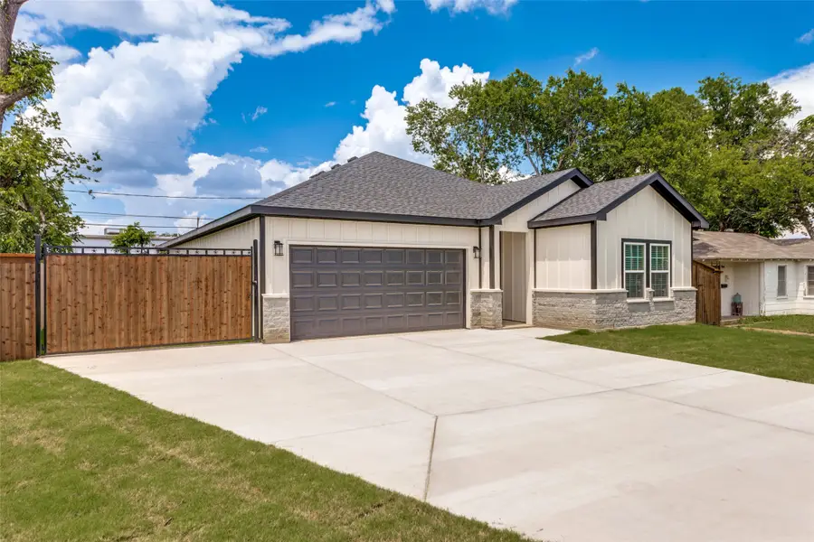 901 E Devitt Street, Fort Worth, TX 76110 - #2