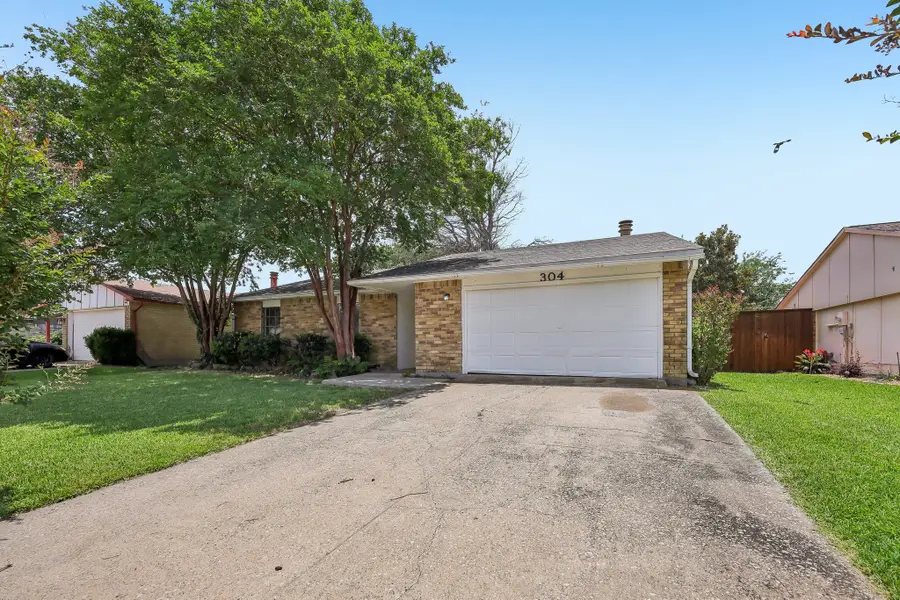 304 Long Canyon Drive, Mesquite, TX 75150 - #2
