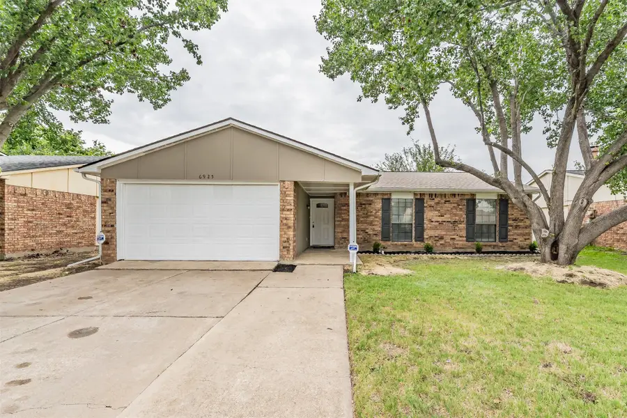 6925 Sandstone Court, Fort Worth, TX 76120 - #2