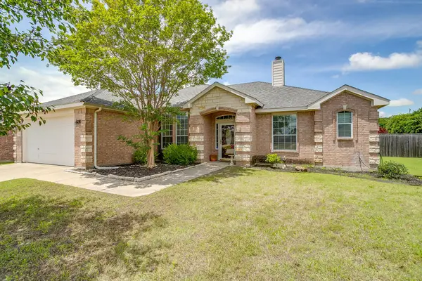 1164 Snowbird Court, Benbrook, TX 76126