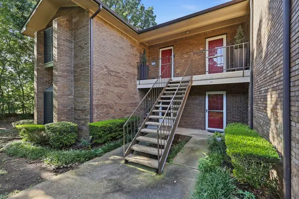 2505 Wedglea Drive #225, Dallas, TX 75211