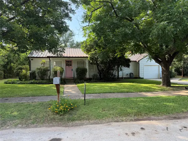 1106 Morris Street, Brownwood, TX 76801