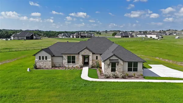 1099 Paradise Parkway, Poolville, TX 76487
