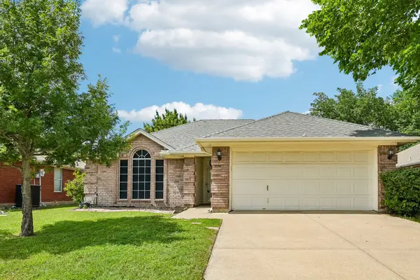 1036 Spring Hill Drive, Saginaw, TX 76179