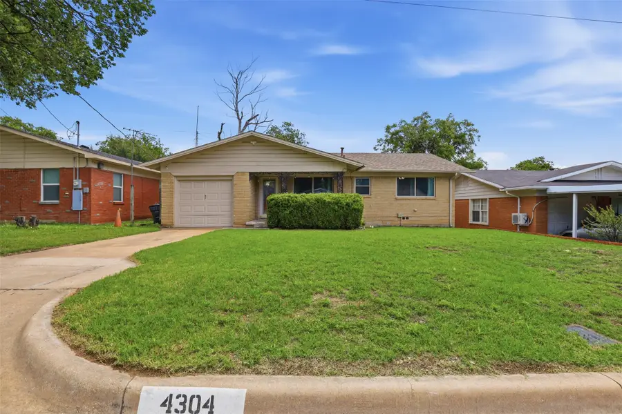 4304 Hodgkins Road, Lake Worth, TX 76135 - #3