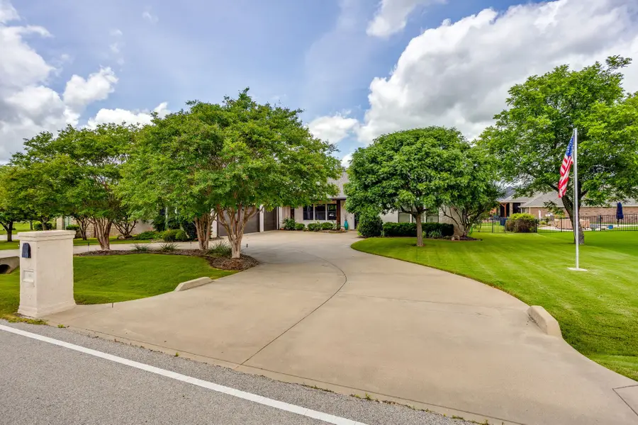 5604 Medinah Court, Granbury, TX 76049 - #3