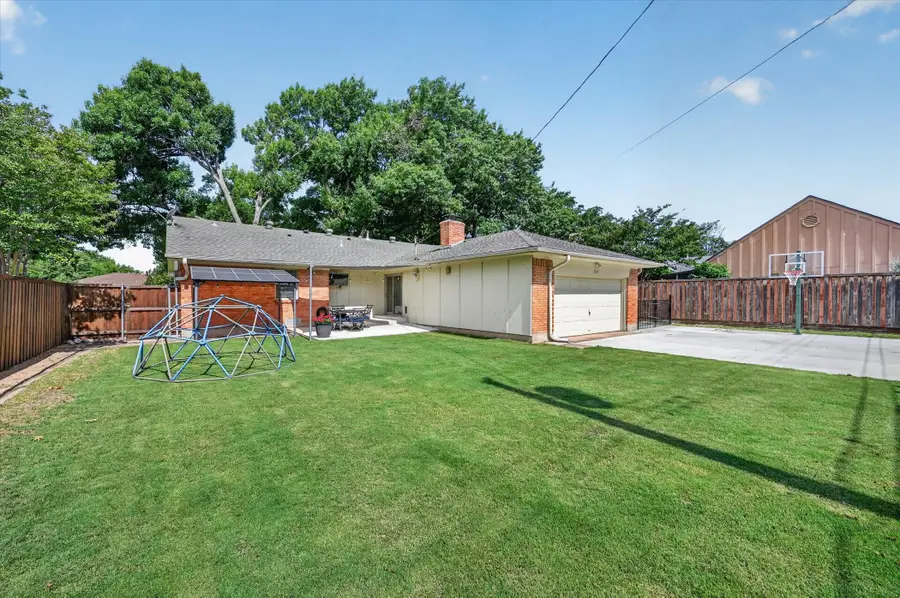 1132 N Cottonwood Drive, Richardson, TX 75080 - #2