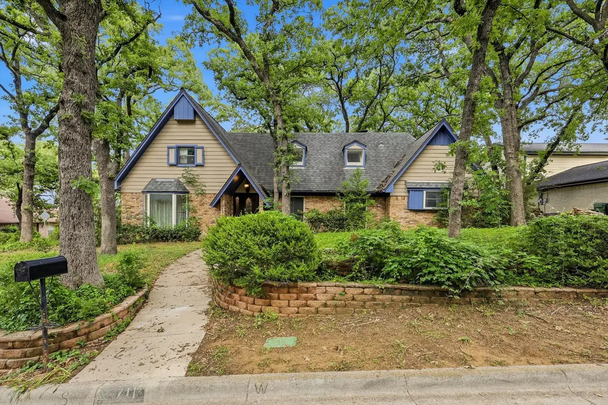 711 Tanglewood Lane, Arlington, TX 76012 - #1