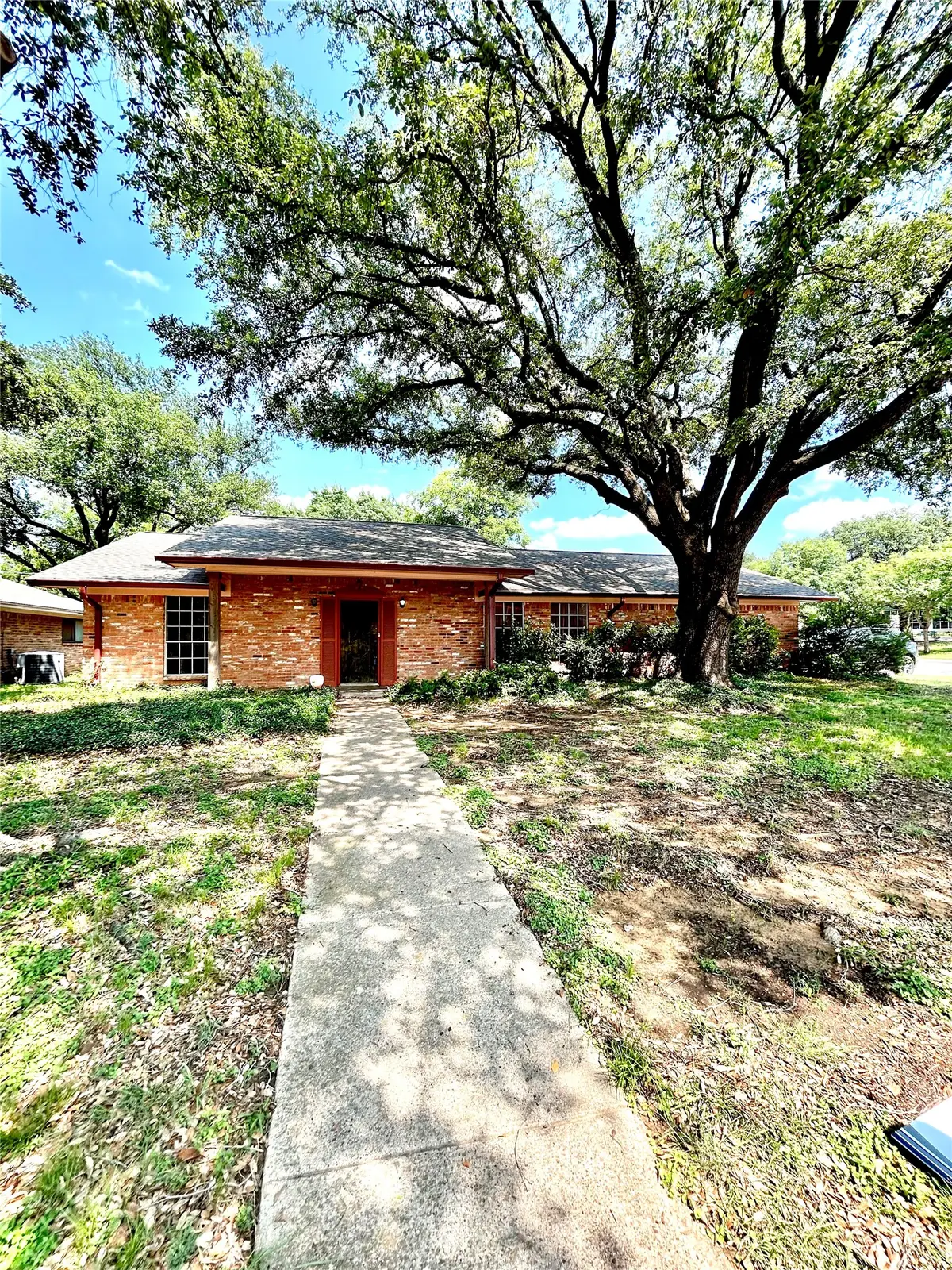 1815 Lakemont Drive, Arlington, TX 76013 - #1