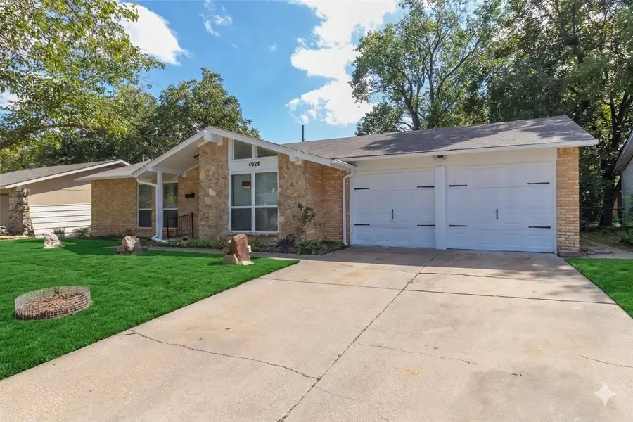 4924 Melinda Drive, Forest Hill, TX 76119 - #3