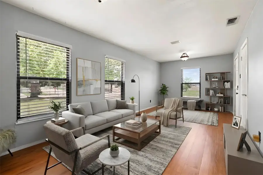 204 E Avenue D, Garland, TX 75040 - #3