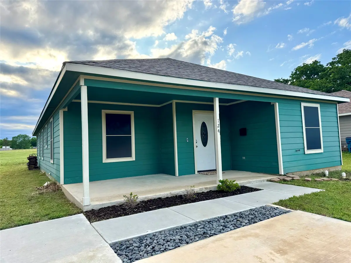 124 Oakwood Street, Chico, TX 76431 - #1