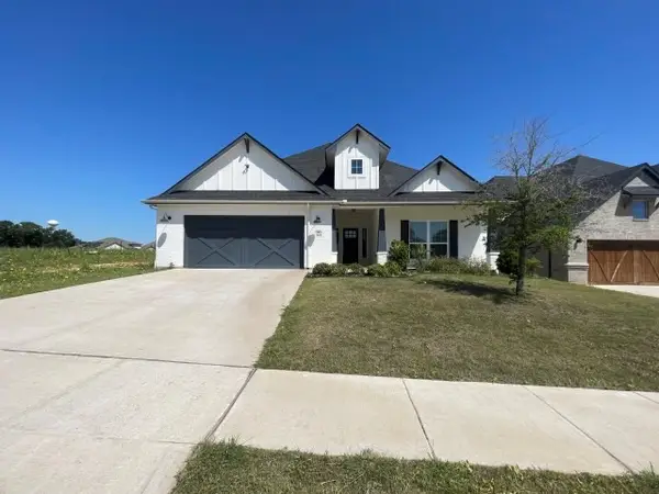 2664 Streamside Drive, Burleson, TX 76028