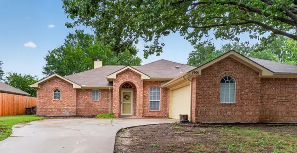 1901 Le Sage Court, Denton, TX 76208