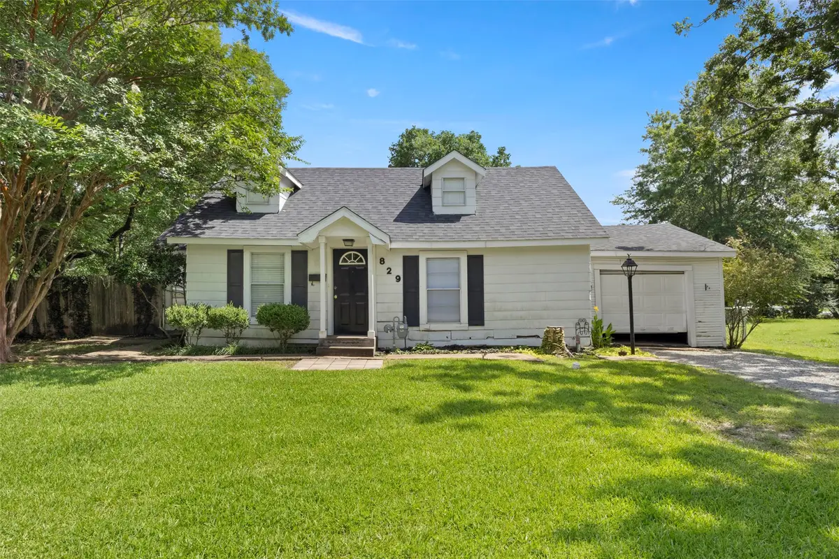829 W 9th Street, Bonham, TX 75418 - #1