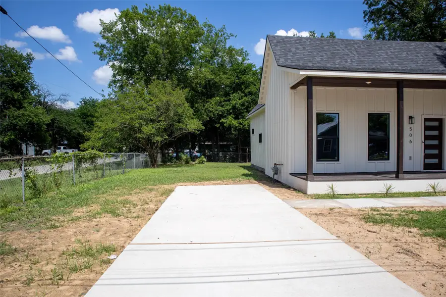 506 N Monroe, Kaufman, TX 75142 - #2