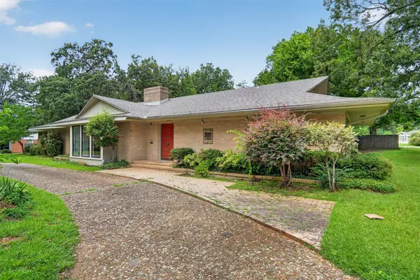 1911 Harrison Avenue, Paris, TX 75460