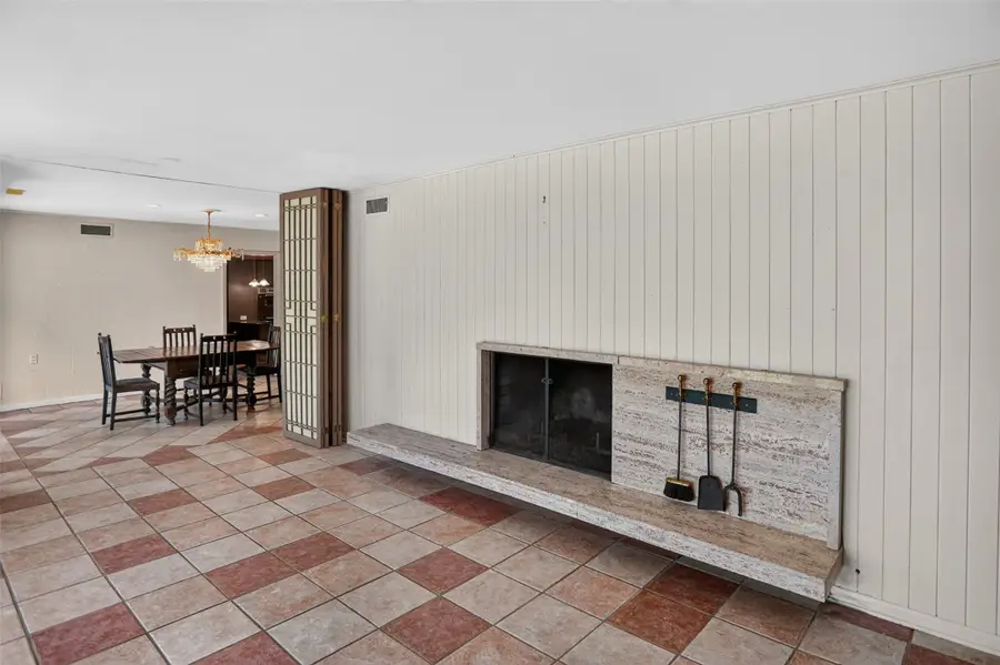 1911 Harrison Avenue, Paris, TX 75460 - #3