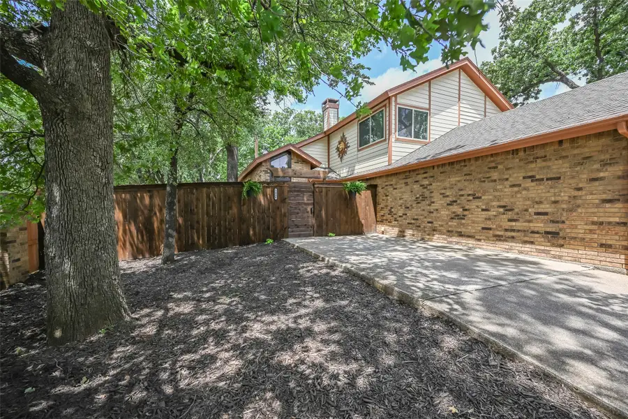 1446 Palmnold Circle W, Fort Worth, TX 76120 - #2