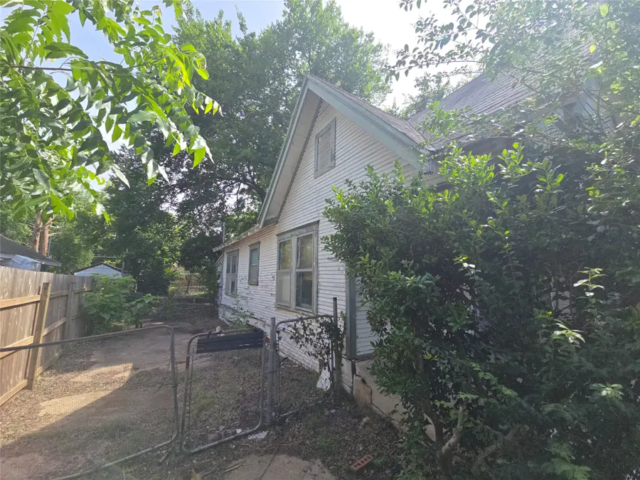 2610 Brandon Street, Dallas, TX 75211 - #3