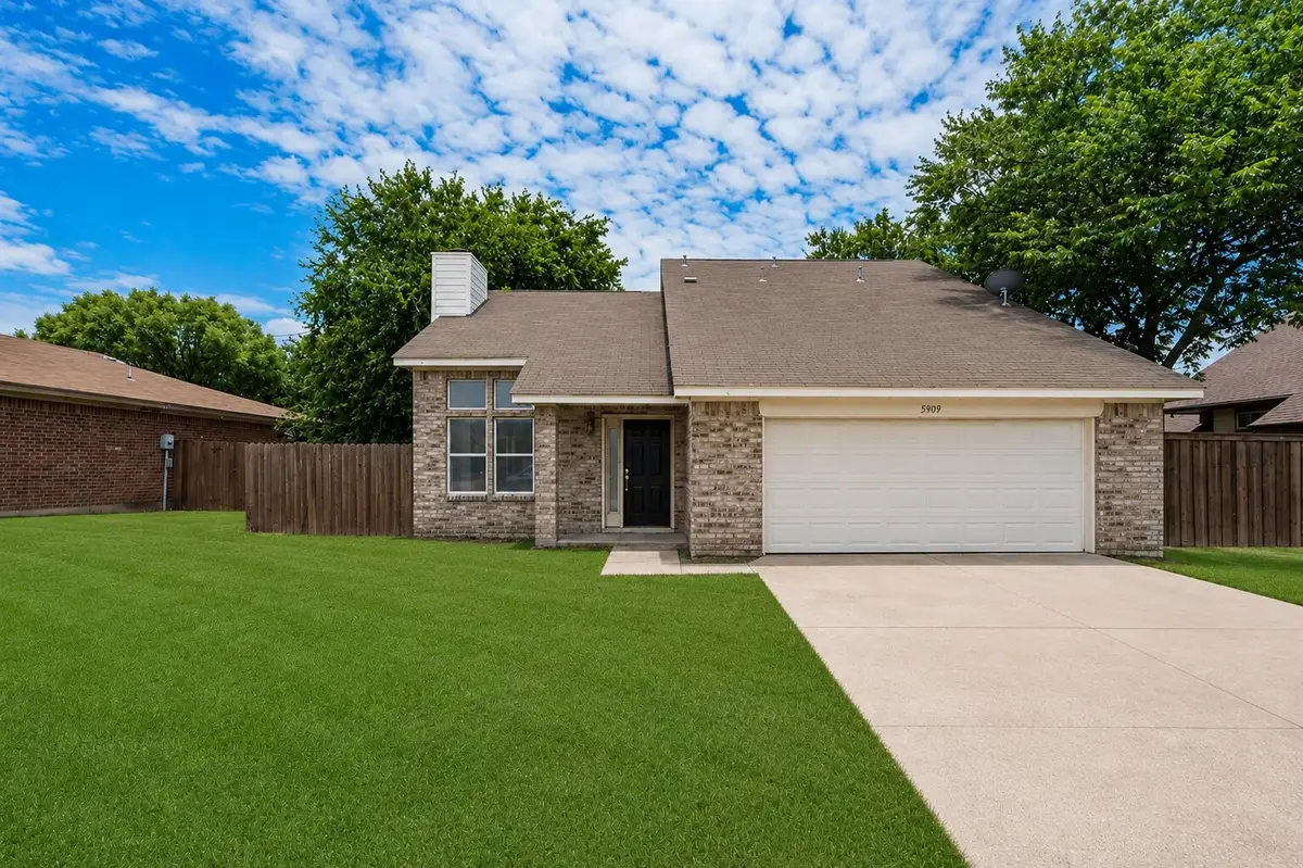 5909 Shady Springs Trail, Fort Worth, TX 76179 - #1