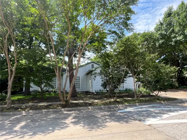 400 Edgefield Drive, Garland, TX 75040