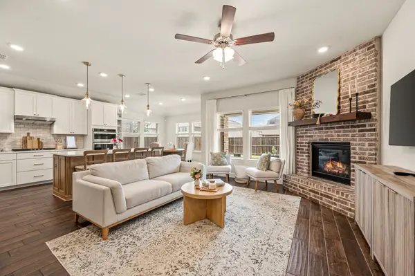 11809 Toppell Trail, Fort Worth, TX 76052