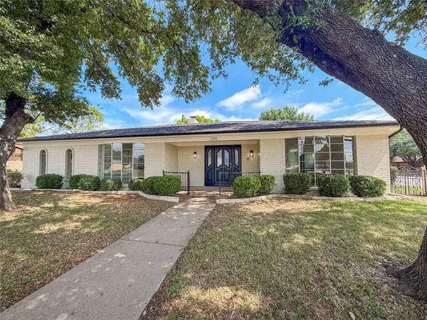 100 W Pleasantview Drive, Hurst, TX 76054