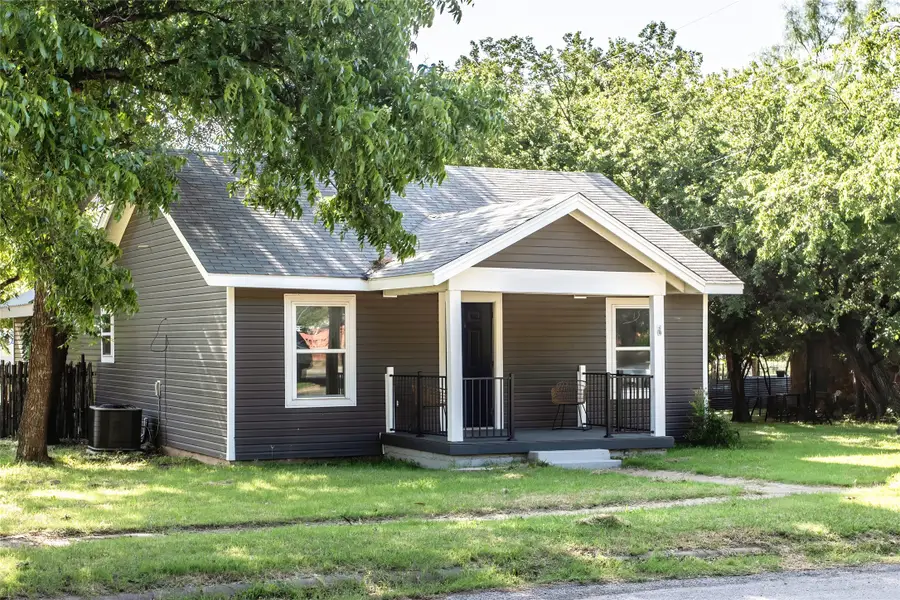 425 Gregg Street, Albany, TX 76430 - #2